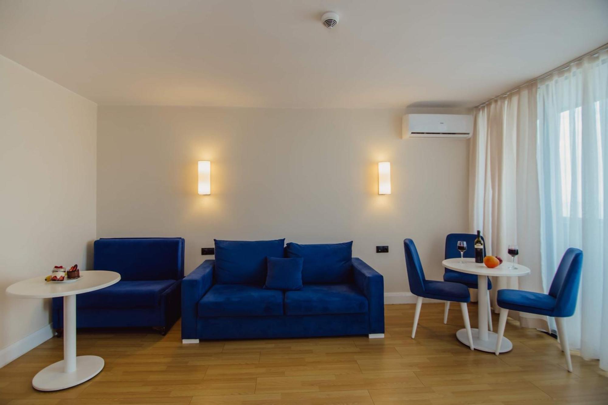 Orbi City Center Sea View Aparthotel Batumi Exterior photo