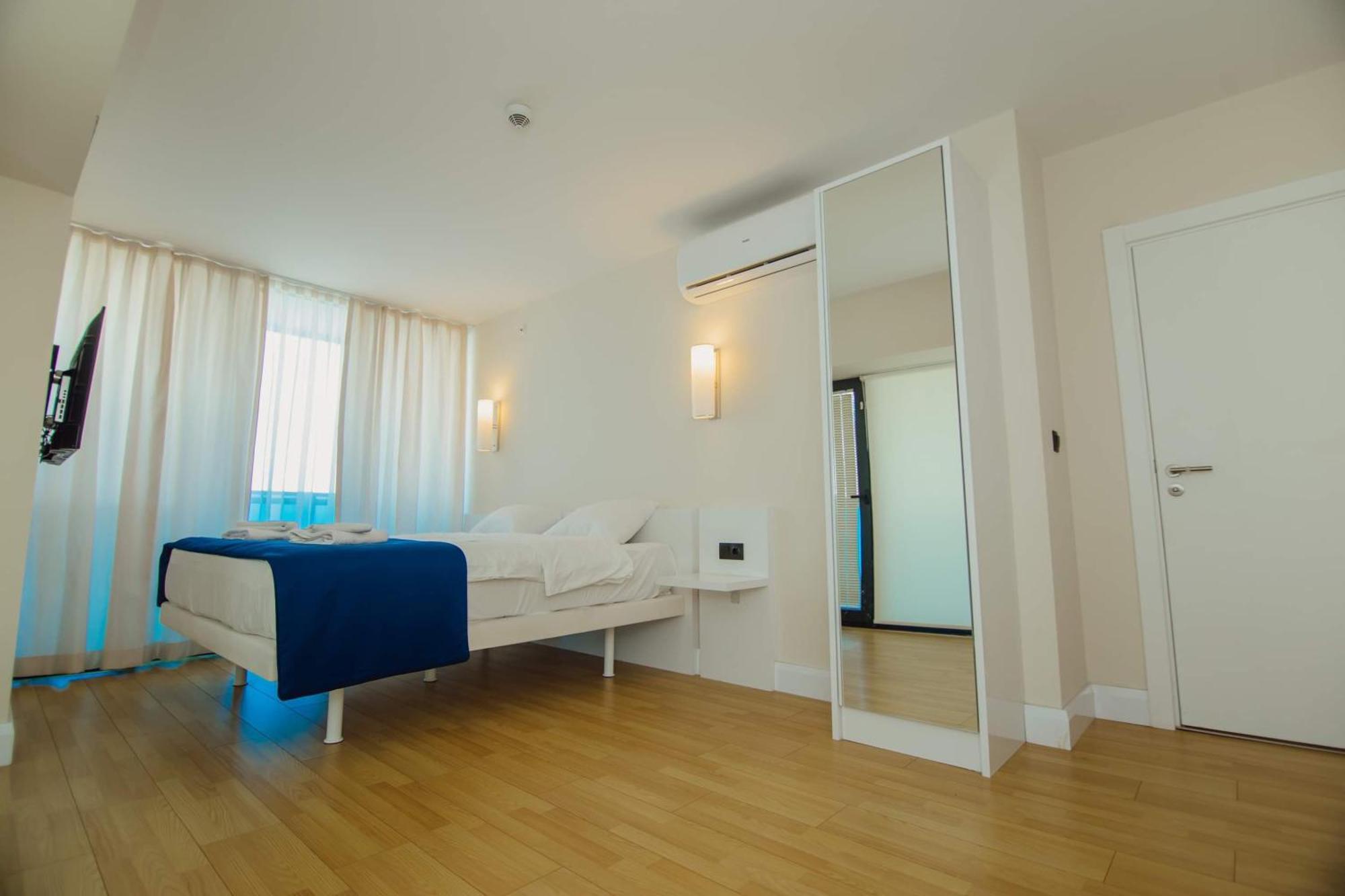 Orbi City Center Sea View Aparthotel Batumi Exterior photo
