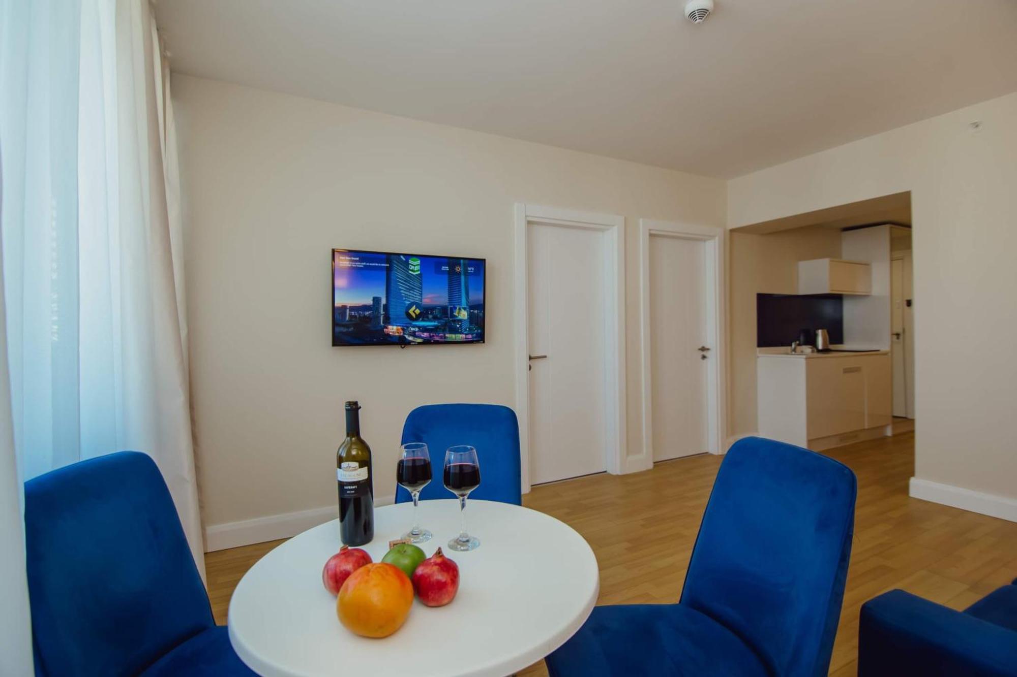 Orbi City Center Sea View Aparthotel Batumi Exterior photo