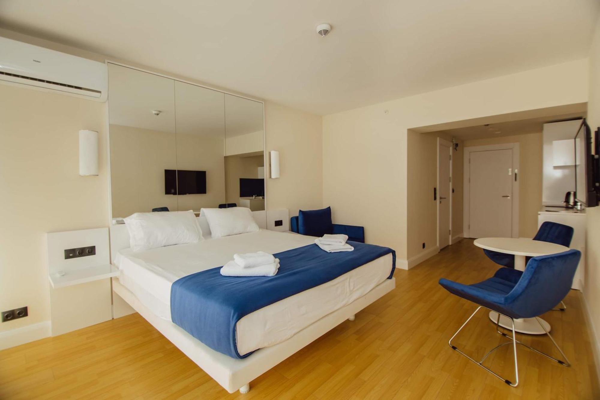 Orbi City Center Sea View Aparthotel Batumi Exterior photo