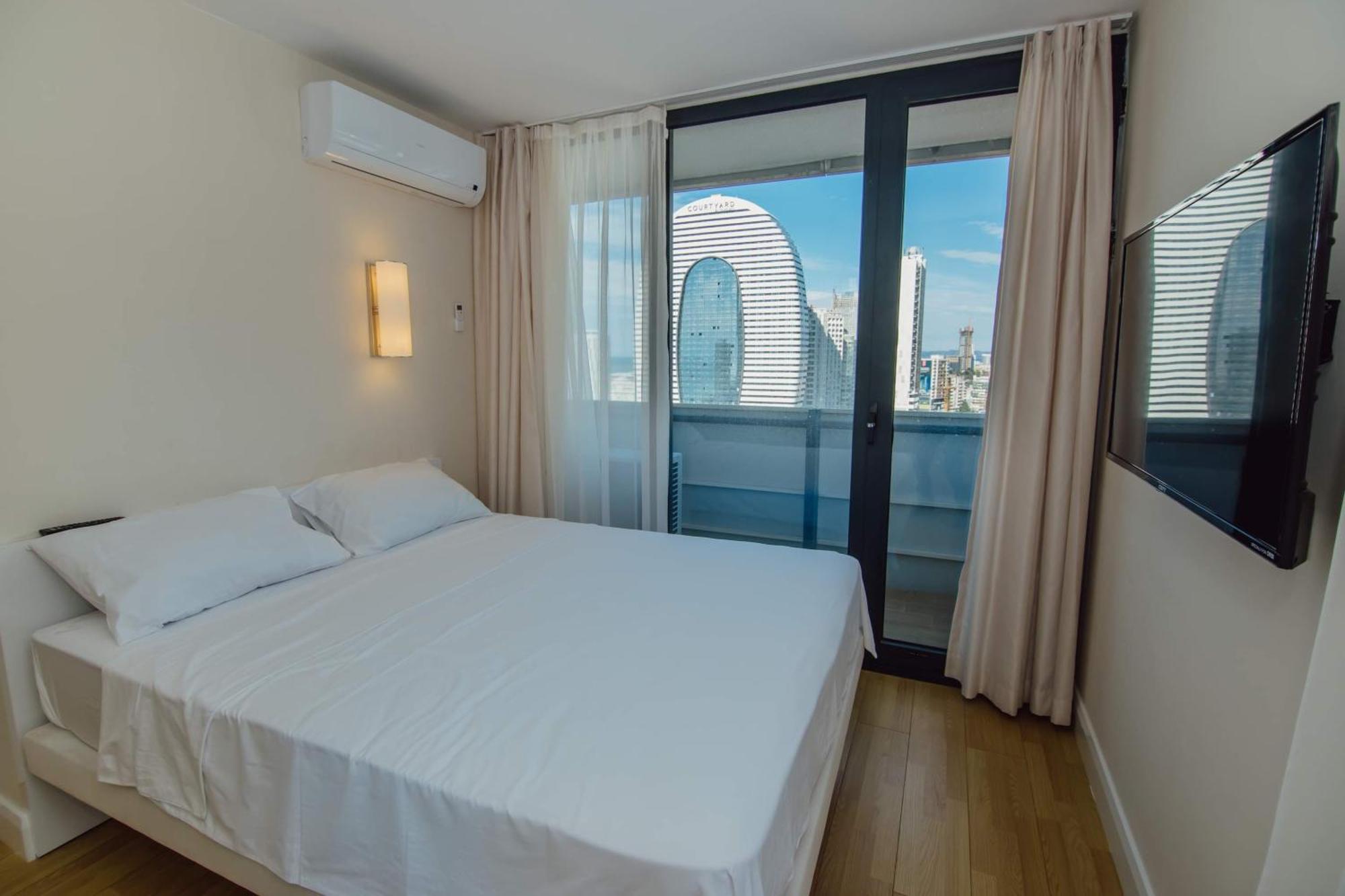 Orbi City Center Sea View Aparthotel Batumi Exterior photo