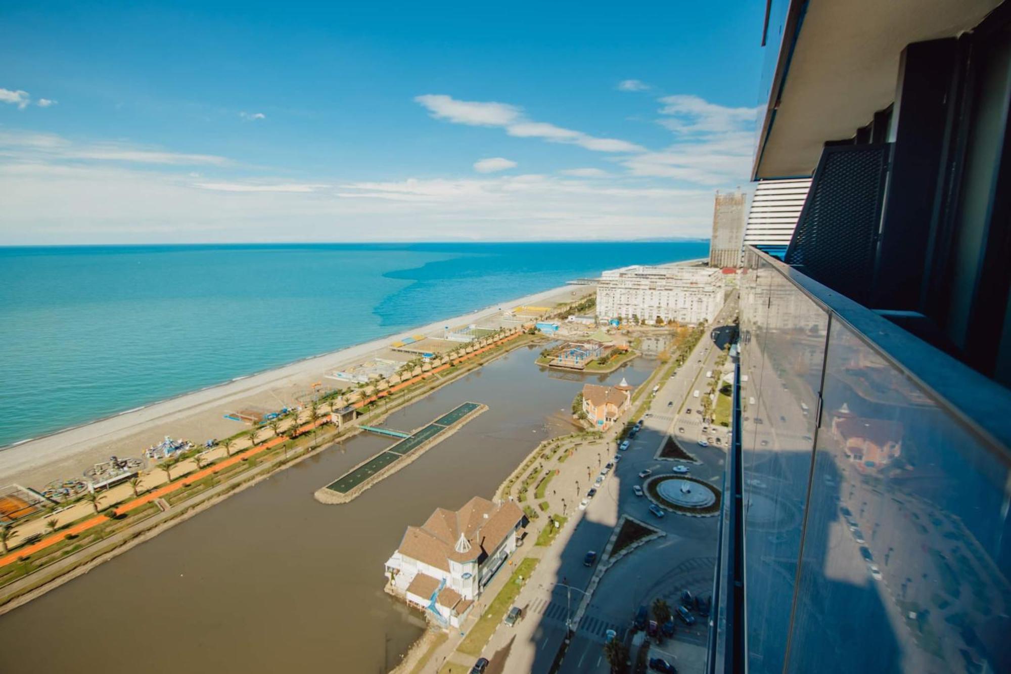 Orbi City Center Sea View Aparthotel Batumi Exterior photo
